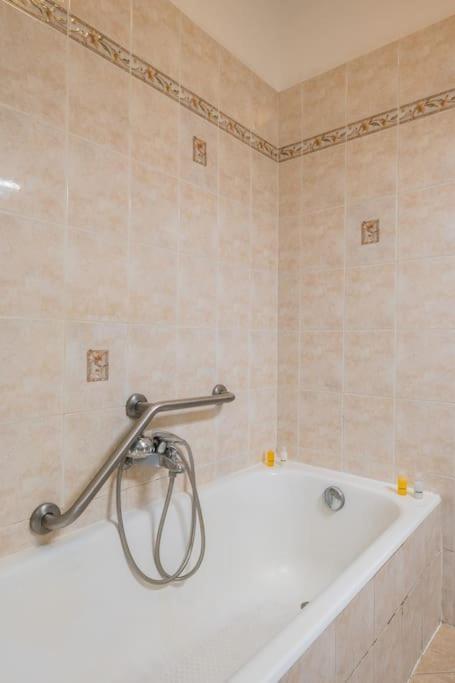 Le Panorama -Vue Exceptionnelle - Dernier Etage - Front De Mer Menton Exterior photo